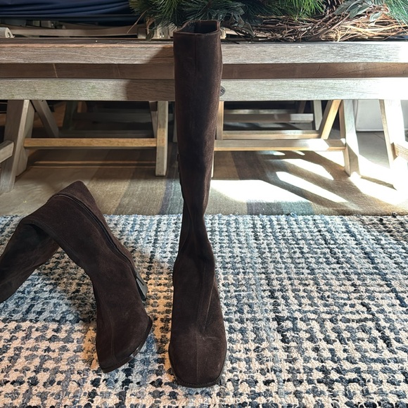 Brown suede boots - Picture 6 of 8